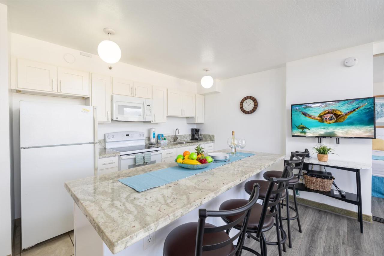 Waikiki Escapade Mountain Views Condo, Steps To Beach With Parking Perk ホノルル エクステリア 写真