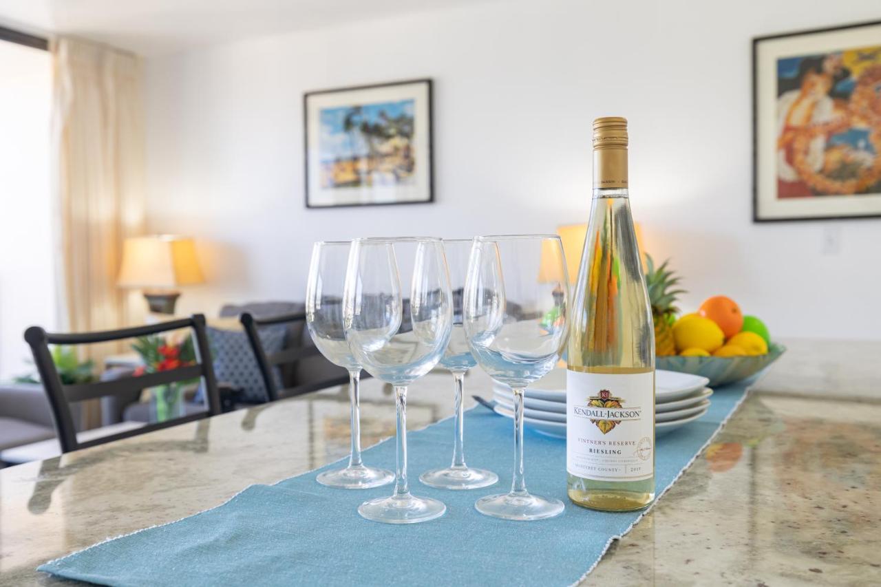 Waikiki Escapade Mountain Views Condo, Steps To Beach With Parking Perk ホノルル エクステリア 写真