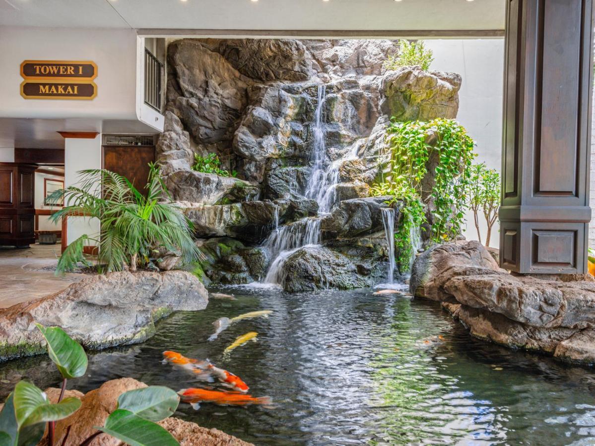 Waikiki Escapade Mountain Views Condo, Steps To Beach With Parking Perk ホノルル エクステリア 写真
