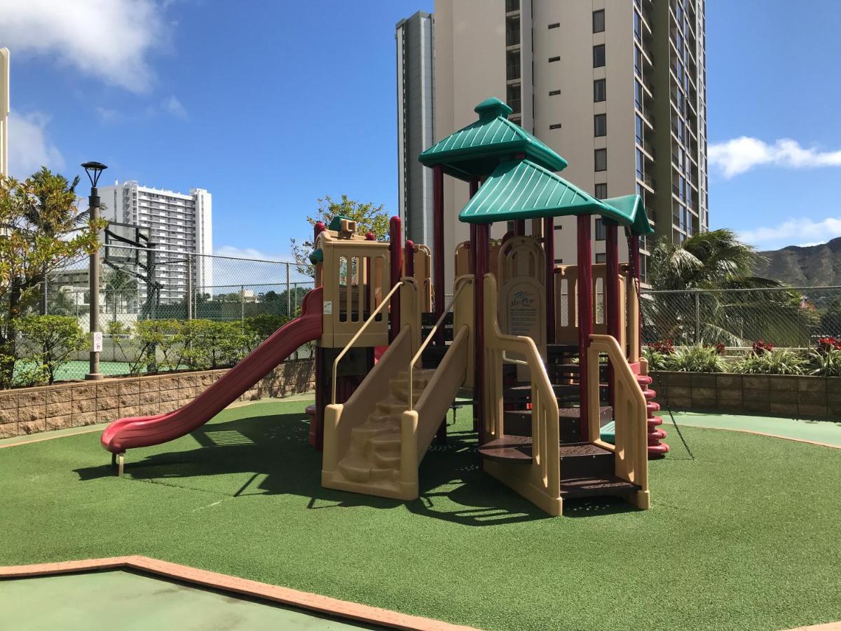 Waikiki Escapade Mountain Views Condo, Steps To Beach With Parking Perk ホノルル エクステリア 写真