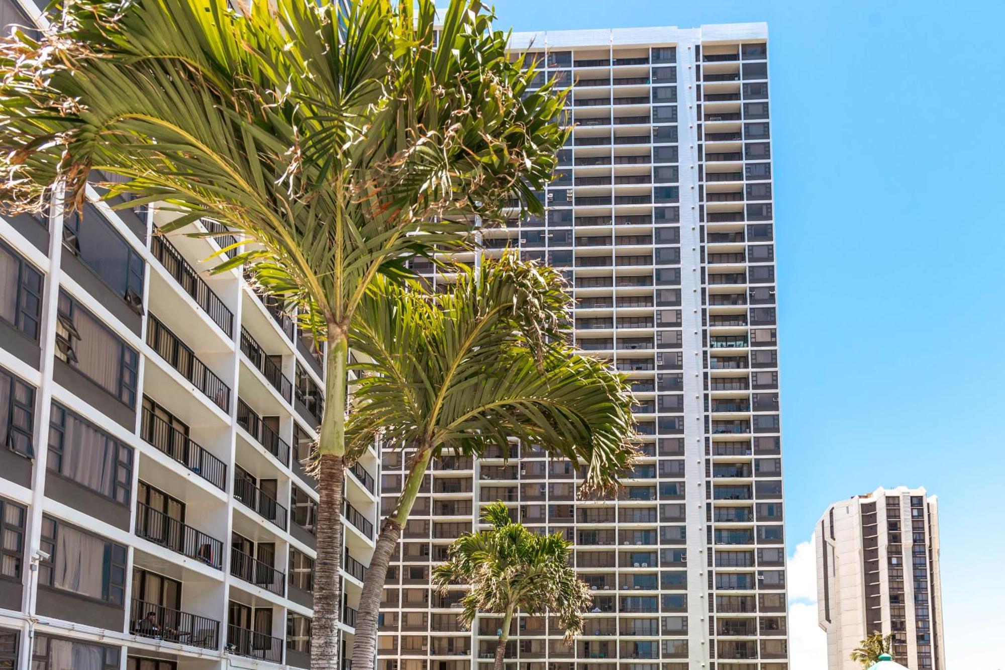 Waikiki Escapade Mountain Views Condo, Steps To Beach With Parking Perk ホノルル エクステリア 写真