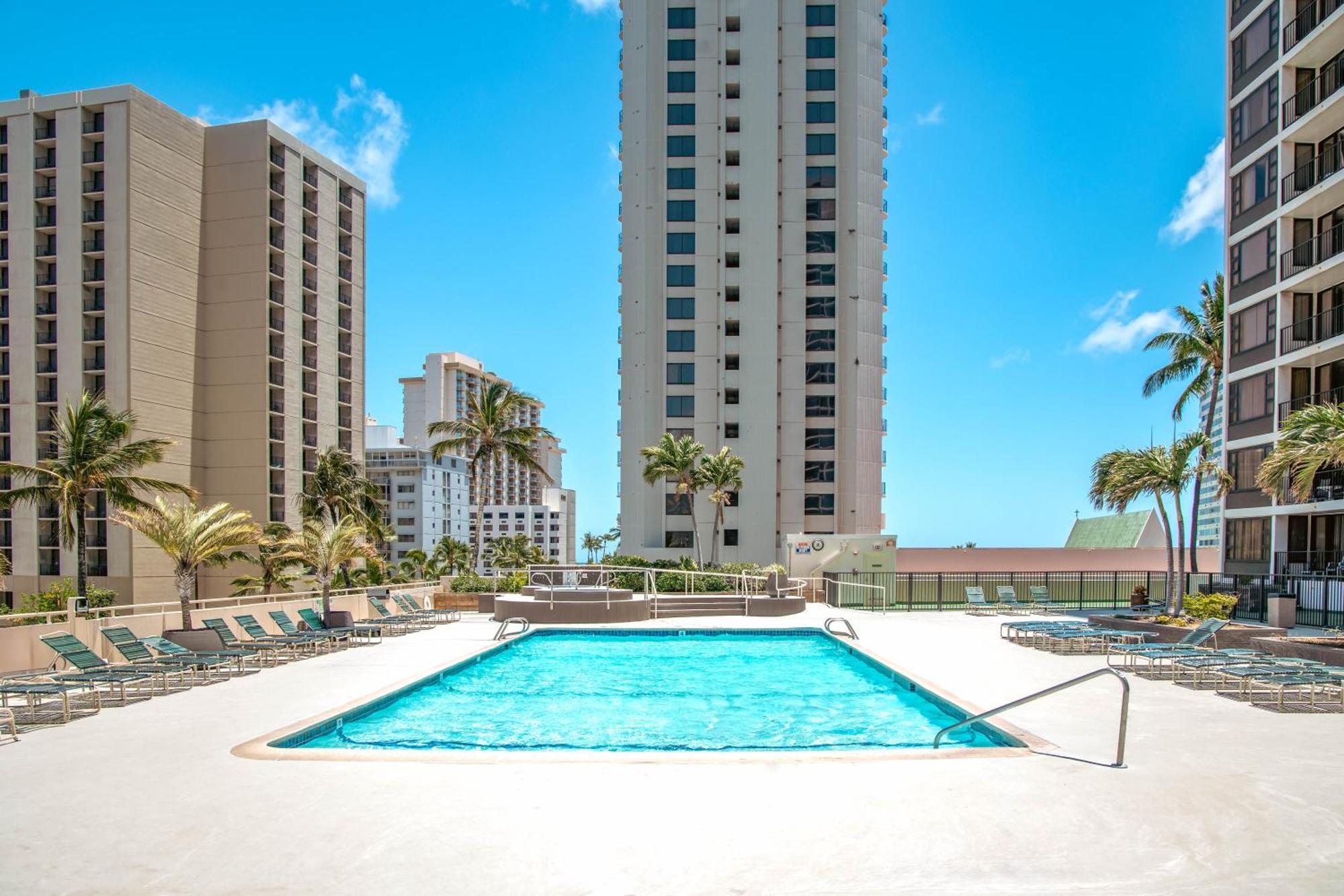 Waikiki Escapade Mountain Views Condo, Steps To Beach With Parking Perk ホノルル エクステリア 写真