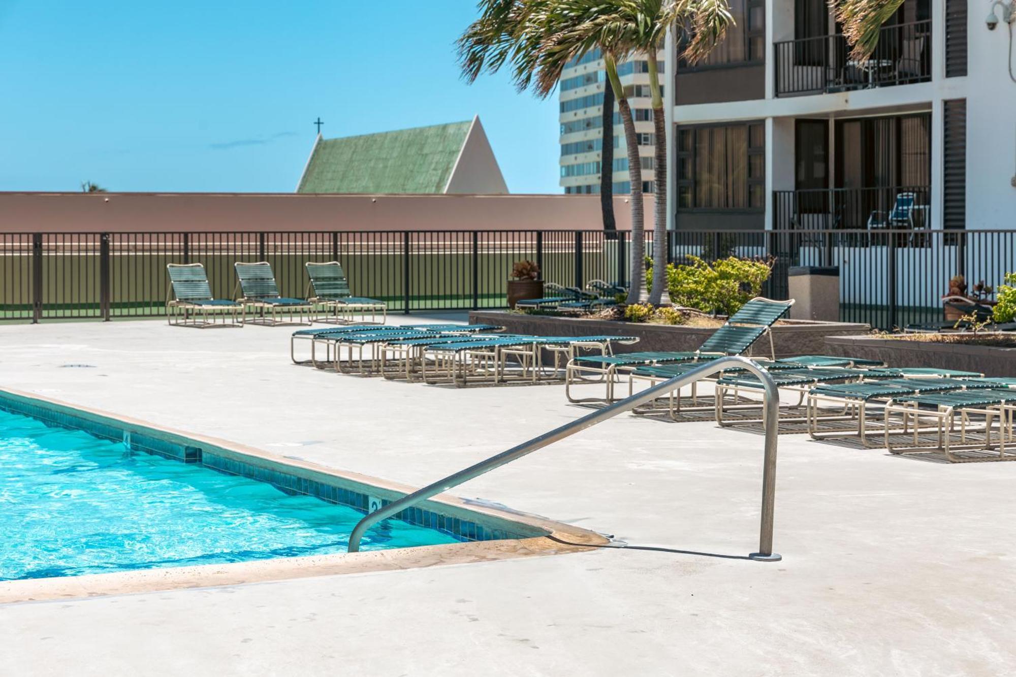 Waikiki Escapade Mountain Views Condo, Steps To Beach With Parking Perk ホノルル エクステリア 写真