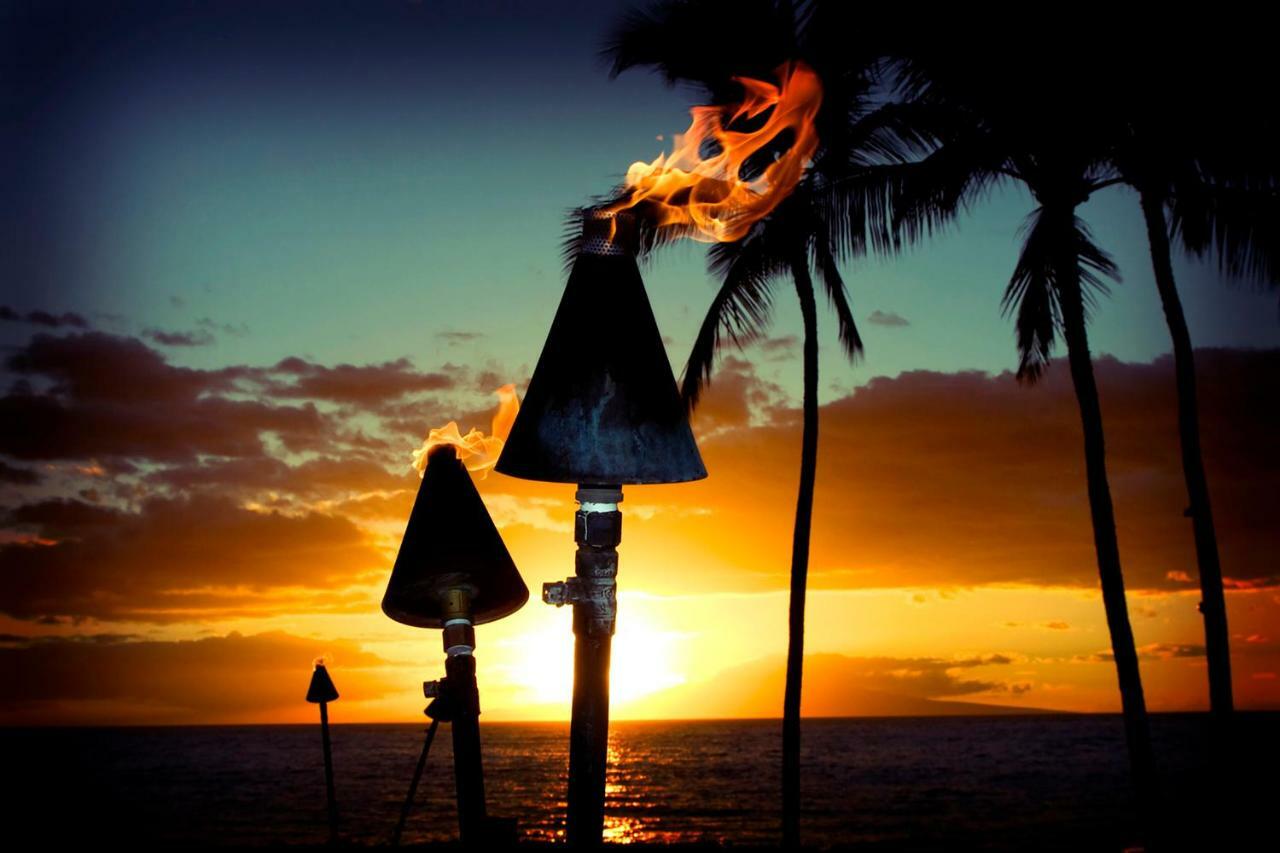 Waikiki Escapade Mountain Views Condo, Steps To Beach With Parking Perk ホノルル エクステリア 写真